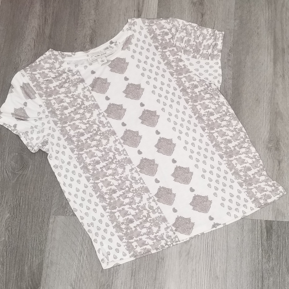 Adam Levine crop top shirt